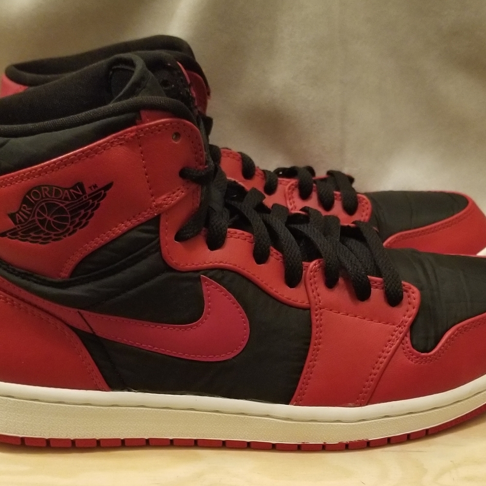 Nike Air Jordan 1 Retro High Top, Sz 10.5 Men